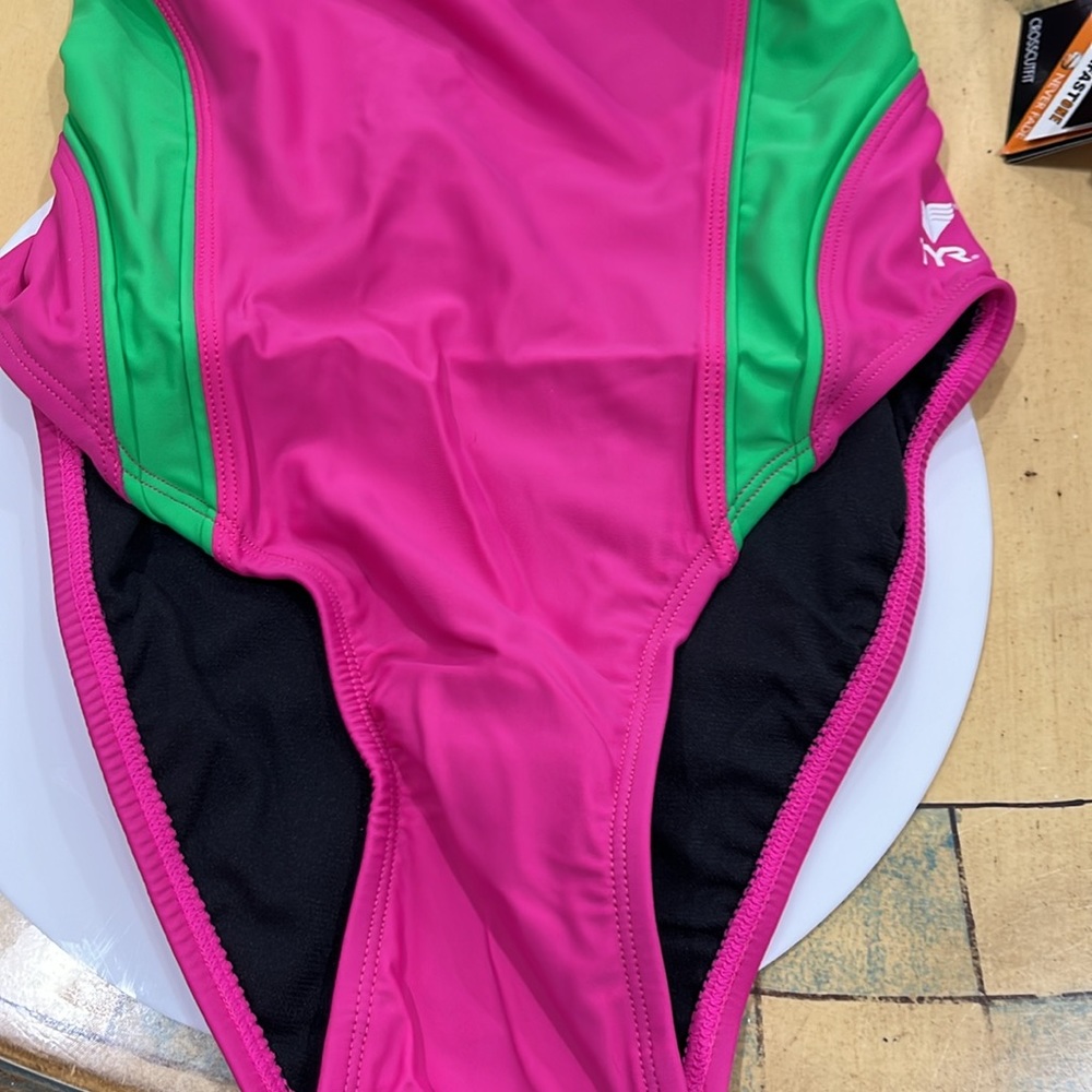 TYR FEMALE PERFORMANCE ONE PIECE SUIT SIZE 36 PINK/GREEN BRAND NEW - Picture 6 of 6